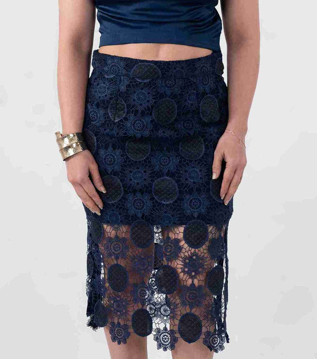 Crochet skirt with half lining